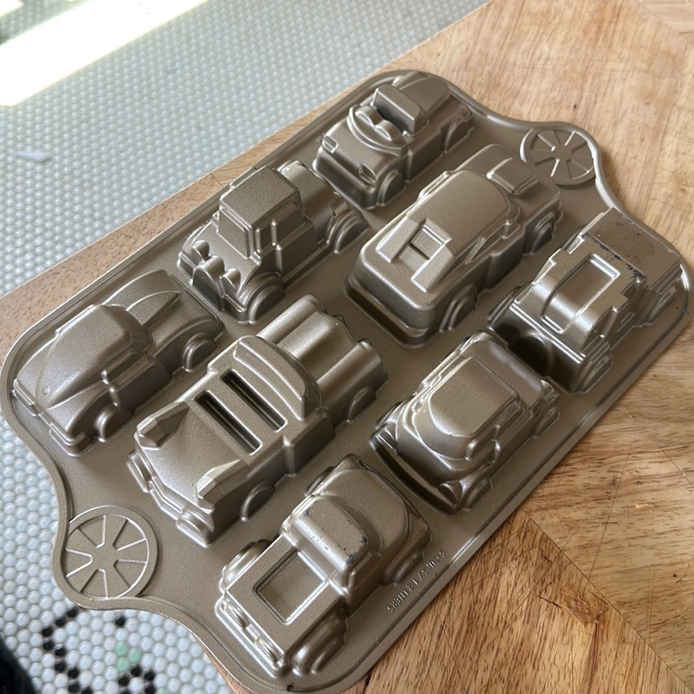 Nordic Ware Classic Car & Truck Pan "Sweet Rides" CAKE CUPCAKE PAN MOLD CAKELET